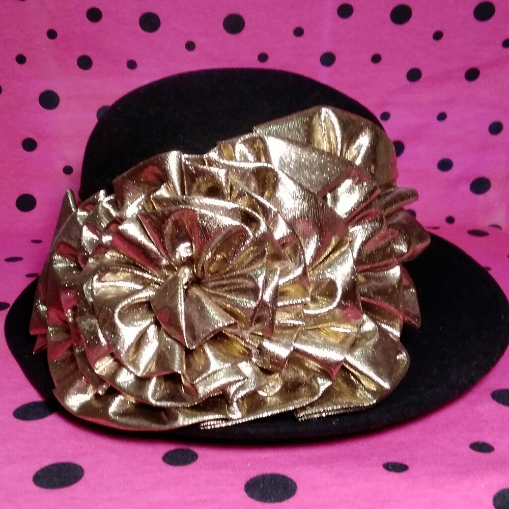🛍Black & Gold Hat